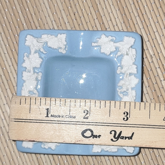 Wedgwood Queensware Ashtrays Trinket Dish Blue Embossed Grape Set of 3 - Picture 8 of 8